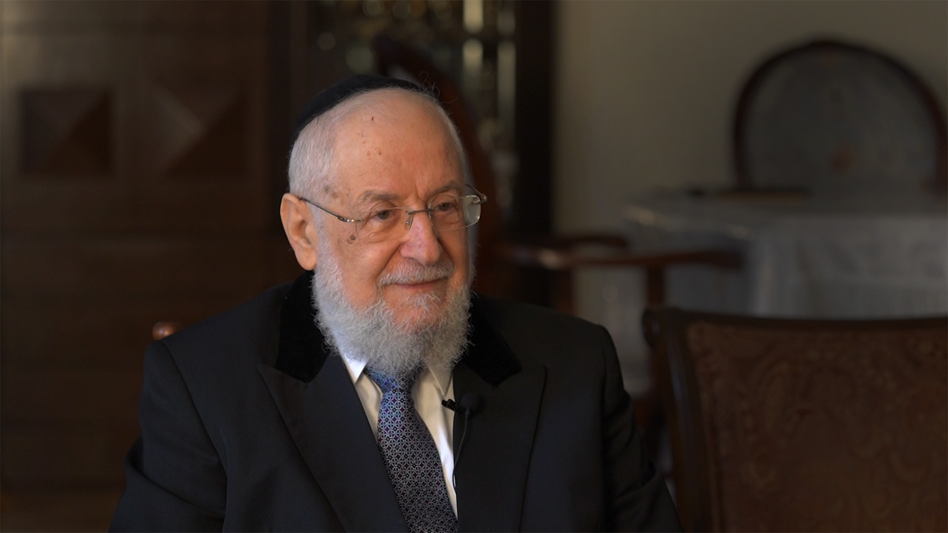 "זה התחיל במילים" – עדויות אישיות של ניצולי שואה המתארים את המילים שהפכו את השואה לאפשרית